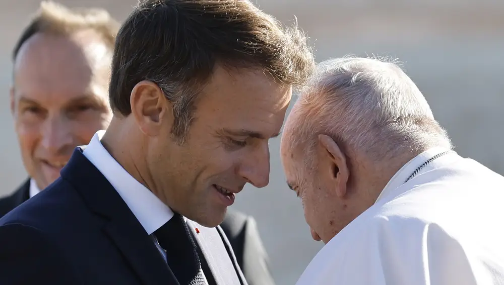 El Papa Francisco se reúne con el presidente francés Macron en Marsella