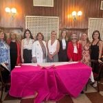 Socias de la Asociación Mujer y Tauromaquia en una imagen de archivo de un encuentro informativo en Madrid.