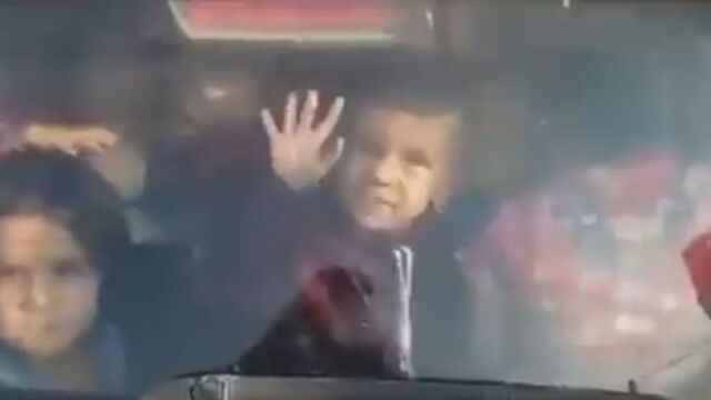Detenido un conductor en Uzbekistán tras ser "cazado" transportando a 25 niños