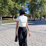 Aitana paseando por Madrid.