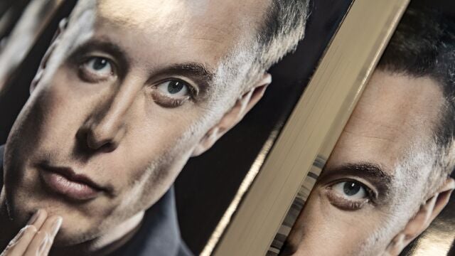 Portada de la biografía de Elon Musk escrita por Walter Isaacson