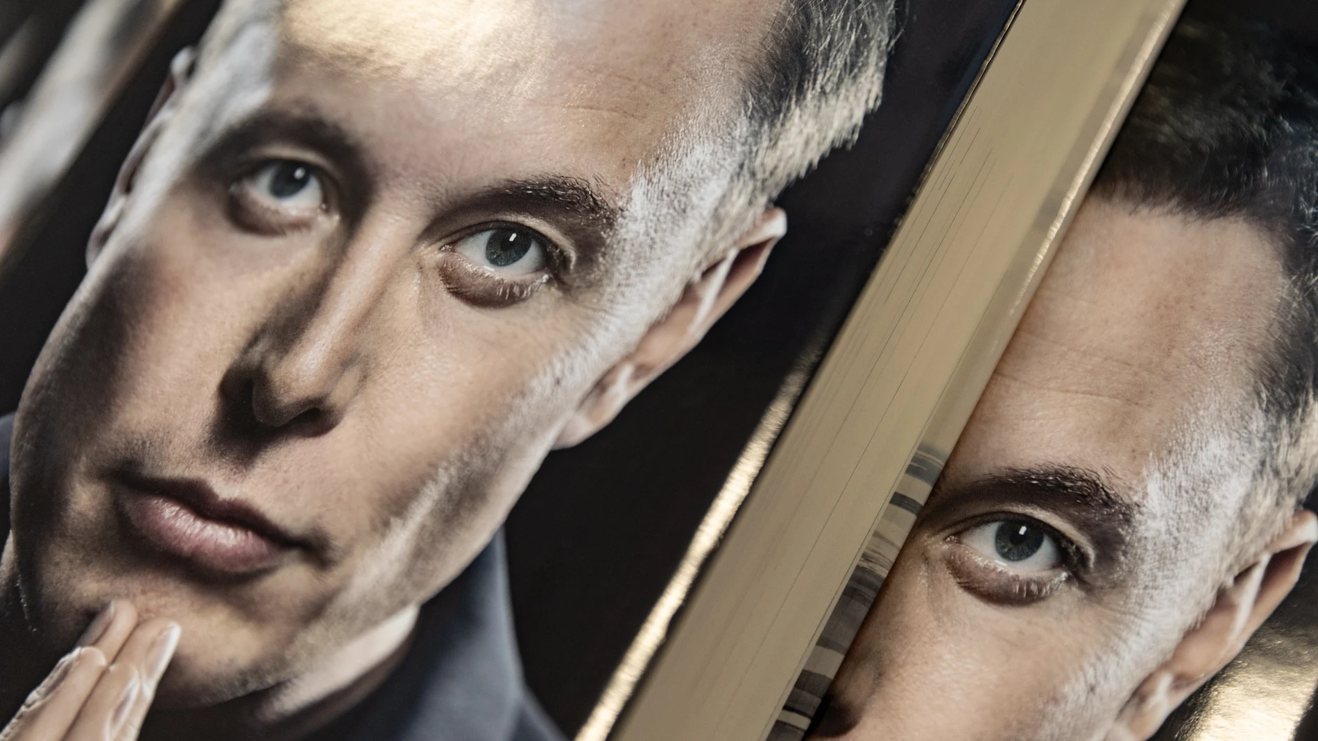 Portada de la biografía de Elon Musk escrita por Walter Isaacson