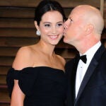 Bruce Willis junto a su mujer Emma