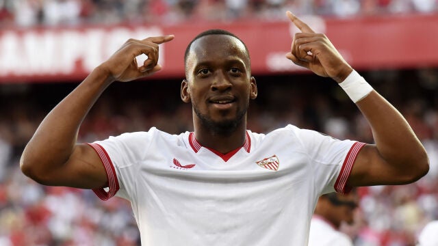 Dodi Lukebakio, en el partido ante el Almería