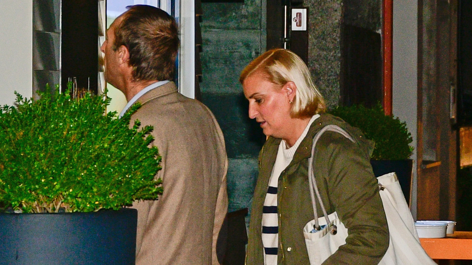 Alfonso y María Zurita llegan al restaurante 'd'Berto para disfrutar de una velada junto a su madre, la Infanta Doña Margarita, y su tío, el Rey Juan Carlos de Borbón, a 28 de septiembre de 2023, en O Grove (Pontevedra, Galicia, España)FAMILIA REAL;CASA REAL;RESTAURANTEÓscar Ortiz / Europa Press28/09/2023