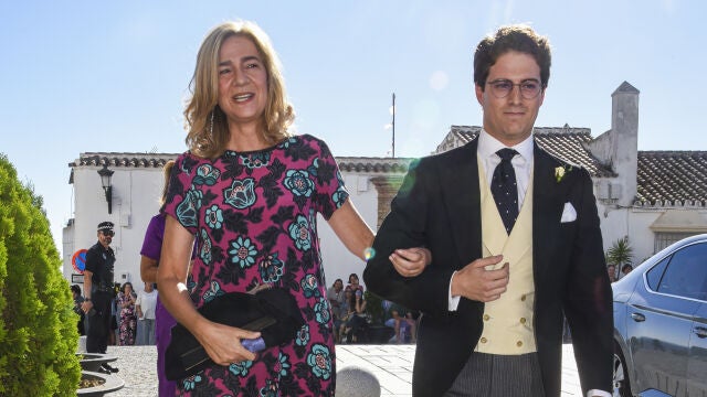 La Infanta Cristina muy elegante, de boda.