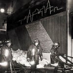 Imagen del exterior de la discoteca Flying de Zaragoza, donde se acumularon los cuerpos de los fallecidos