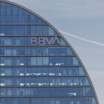 Economía.- BBVA eleva hasta los 385 euros el premio del 'Plan invita a un amigo' para los clientes apadrinados