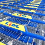 Carros de compras en una tienda Lidl 