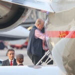 Don Juan Carlos en el aeropuerto de Vigo 