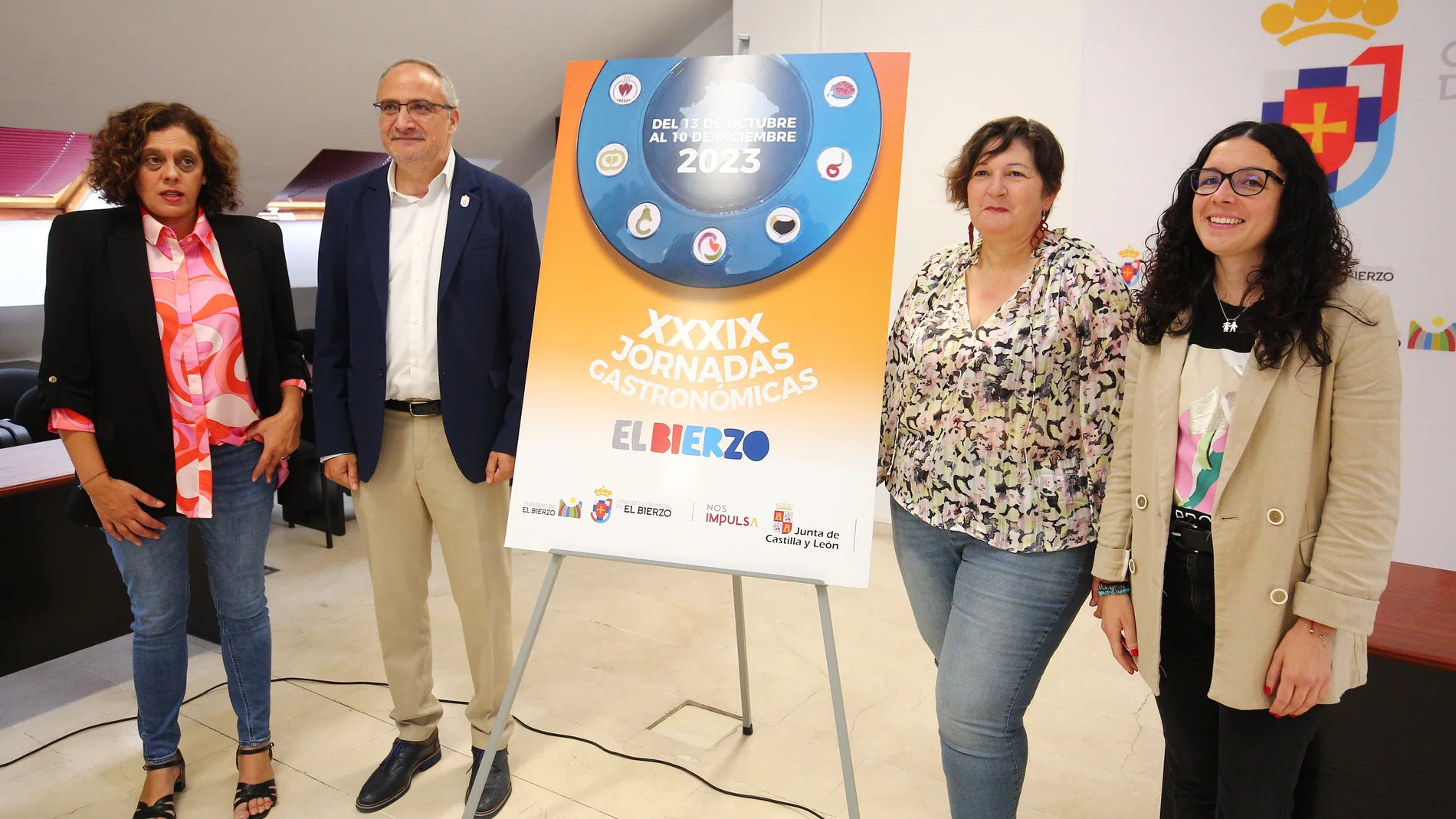El presidente del Consejo Comarcal de El Bierzo, Olegario Ramón, durante la presentación de las XXXIX edición de las Jornadas Gastronómicas