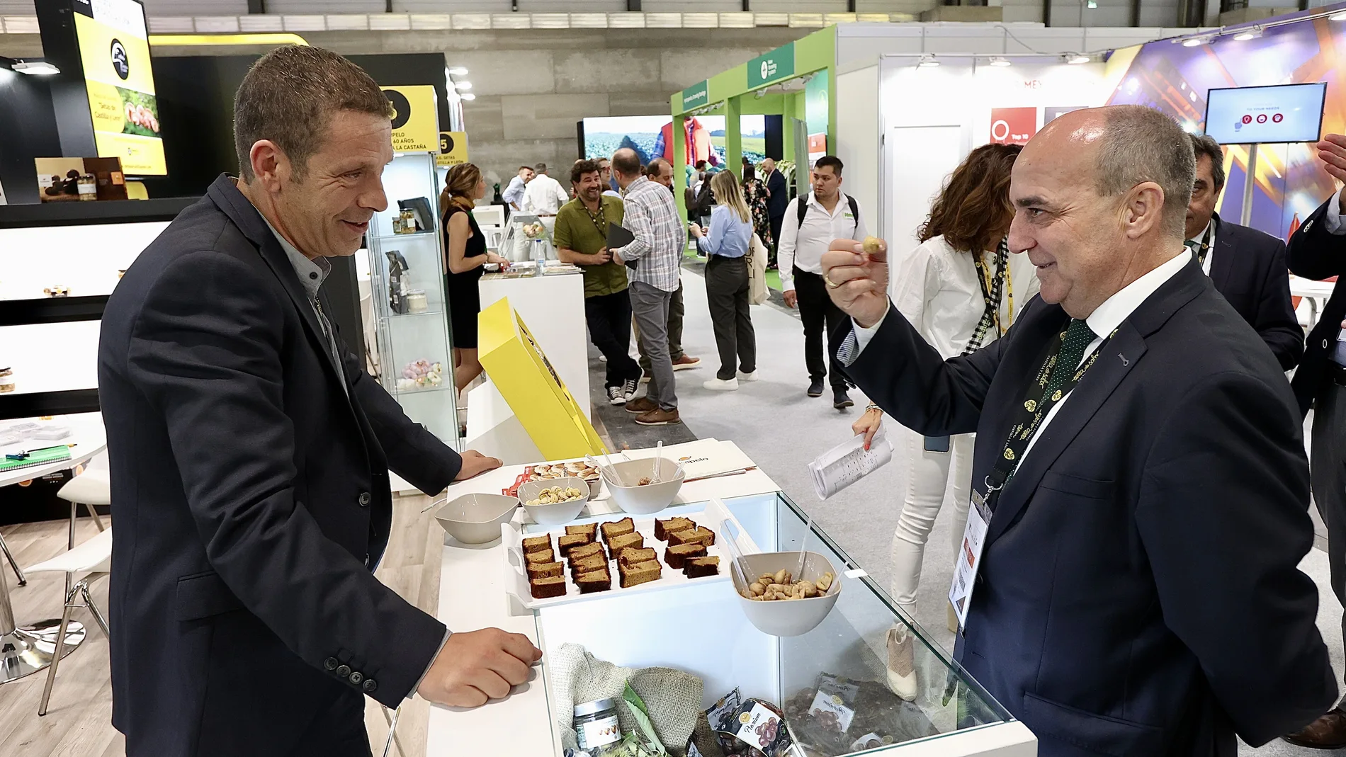 El viceconsejero de Política Agraria Comunitaria y Desarrollo Rural, Pedro Medina, asiste a la Feria Fruit Attraction