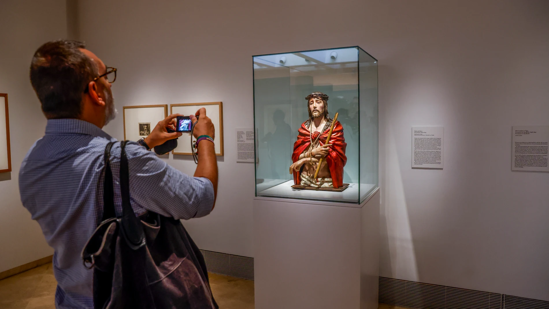 MADRID, 03/10/2023.- Una de las obras que forman parte de la muestra "Picasso, lo sagrado y lo profano", exposición que propone estudiar el acercamiento del artista a temas del mundo clásico y de la tradición judeocristiana y con la que el Museo Thyssen-Bornemisza cierra sus proyectos vinculados a la celebración de los 50 años del fallecimiento del malagueño. EFE/ Aitor Martín.