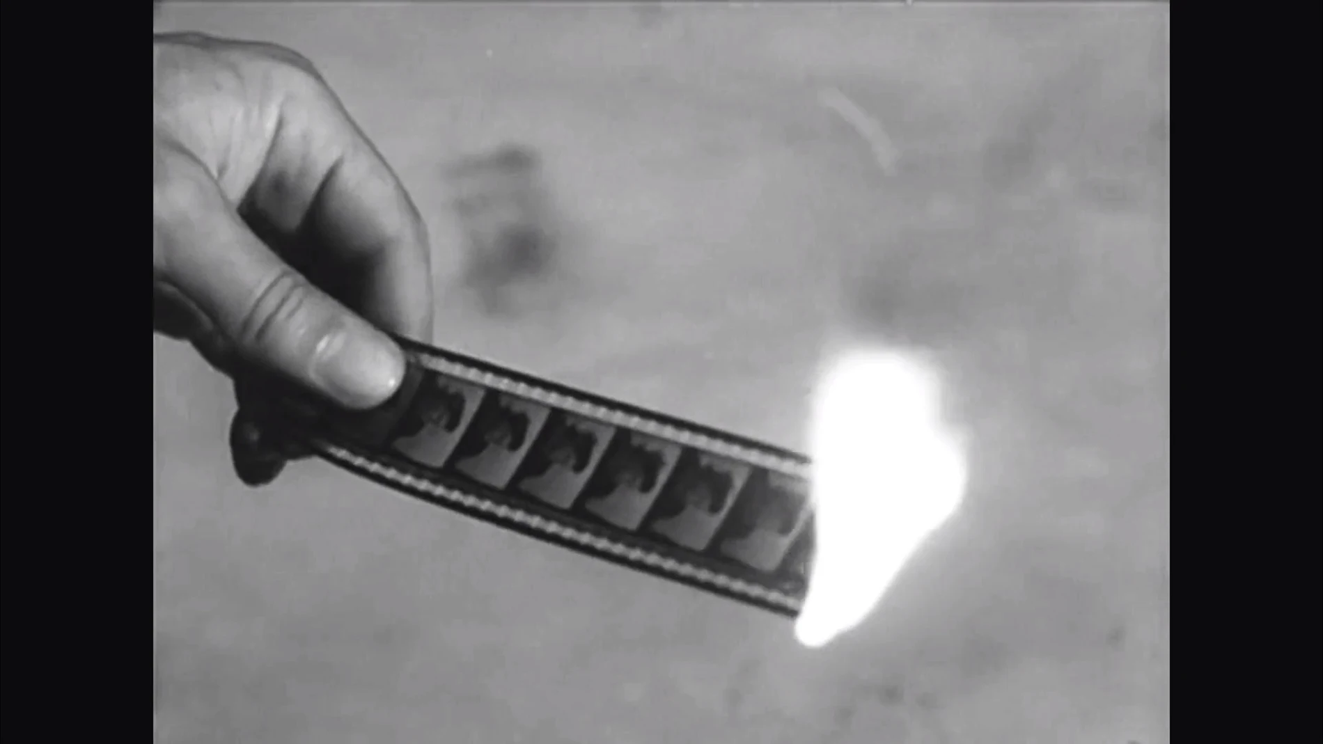 El documental «Celluloid Underground» reconstruye la quema de películas por parte del régimen iraní para buscar el material superviviente