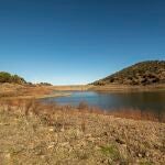 El embalse de Tentudía en la provincia de Badajoz perteneciente a la Confederación Hidrográfica del Guadiana 