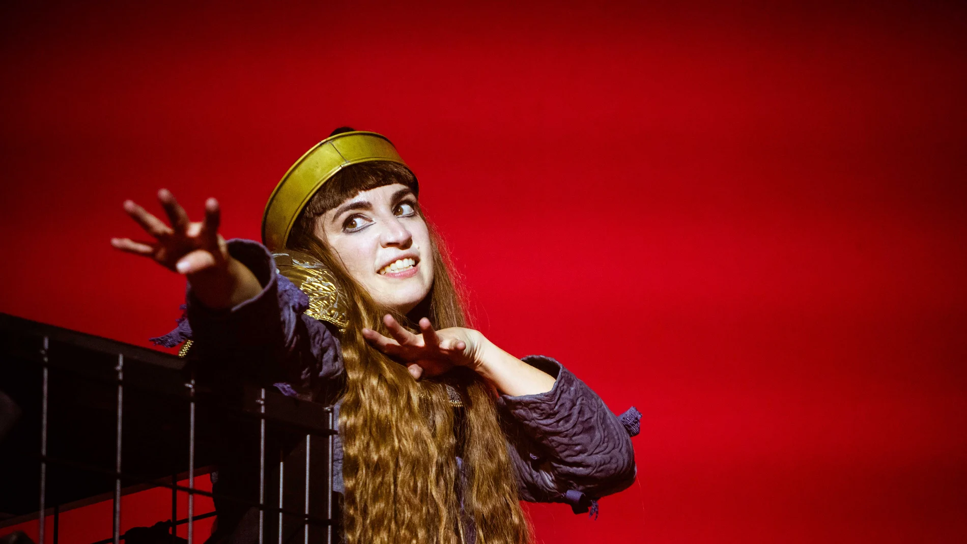 Ángela Ibáñez se convierte en Ricardo III en una función en la que el lenguaje de signos (con subtítulos en castellano) aporta una nueva "visión poética", aseguran, de Shakespeare