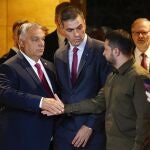 Viktor Orban, Volodymyr Zelensky y Pedro Sánchez