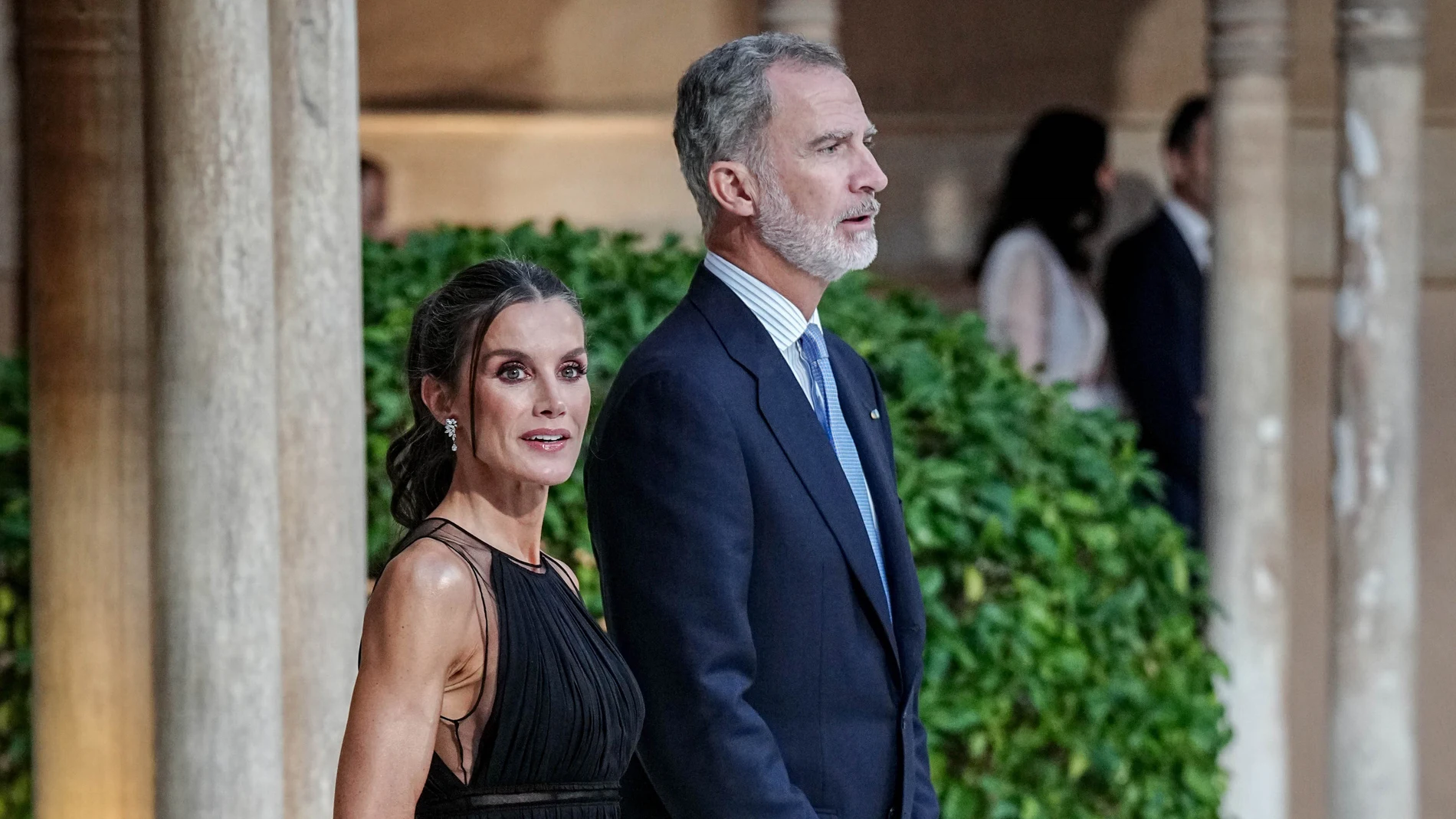 Spanish King Felipe VI and his wife Queen Letizia await the Heads of State and Government for a dinner at the Alhambra during the European Political Community Summit.