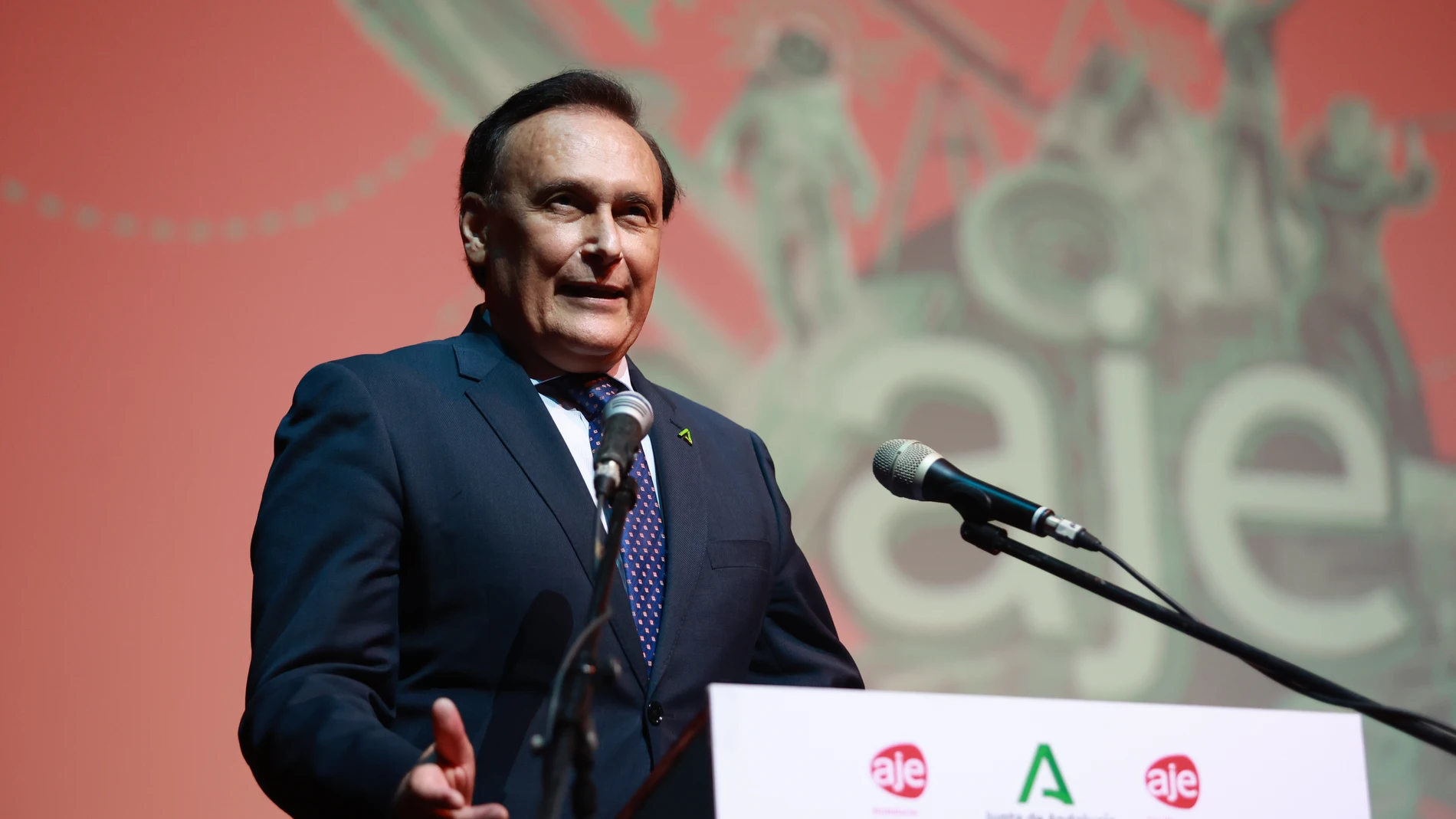 El consejero de Universidad, Investigación e Innovación, José Carlos Gómez Villamandos, durante su intervención en los Premios 2023 de la Asociación de Jóvenes Empresarios de Andalucía (AJE Andalucía). Con el lema "Al abordaje–explorando nuevos horizontes" a 05 de octubre del 2023 en Sevilla (Andalucía, España) 05 OCTUBRE 2023 Rocío Ruz / Europa Press 05/10/2023