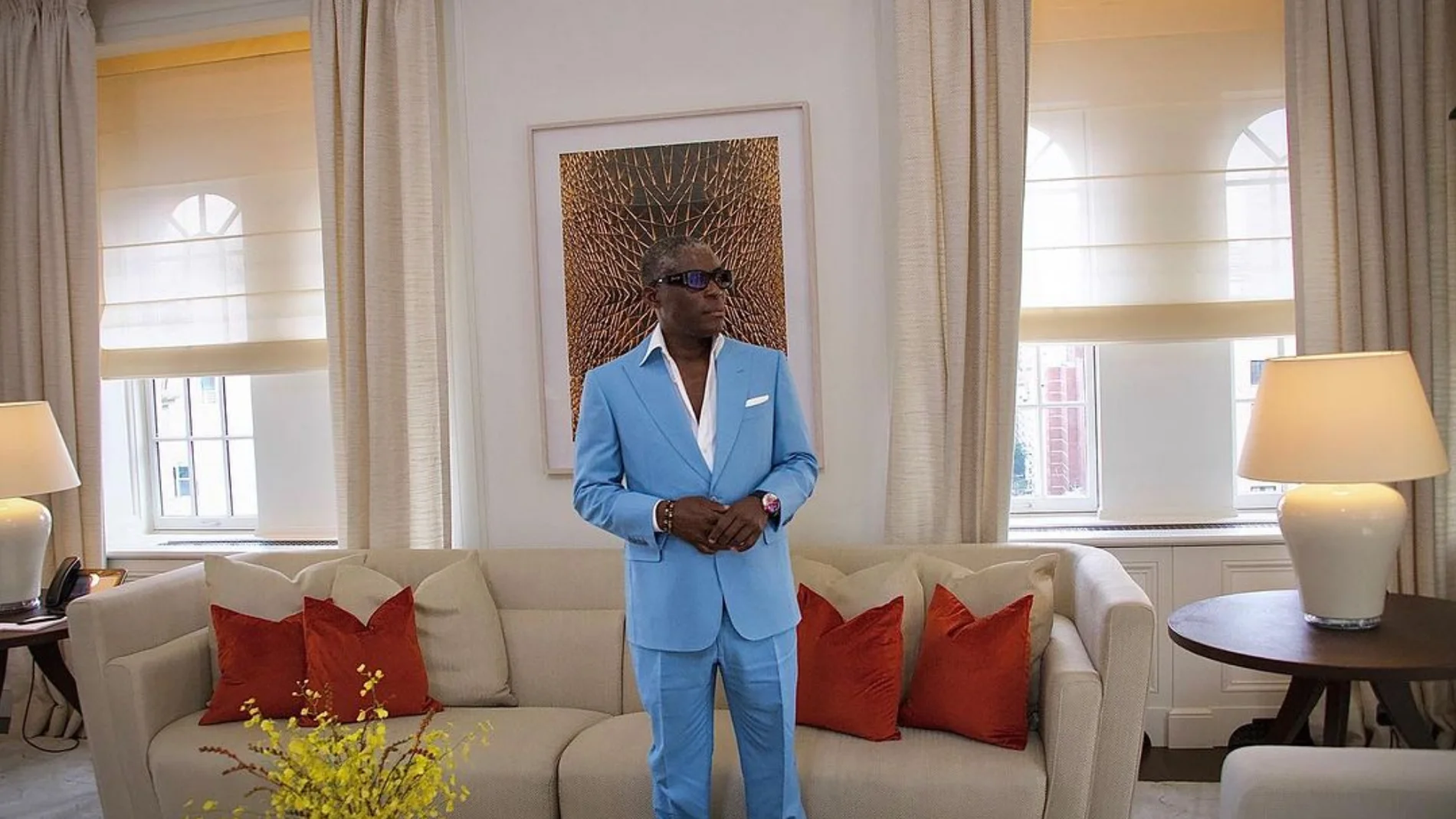 Teodoro Nguema Obiang, más conocido como «Teodorín», posa para Instagram en una suit en Nueva York.