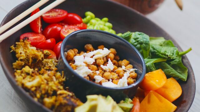 Garbanzos al rescate: c&oacute;mo convertir una ensalada en una fuente de prote&iacute;nas