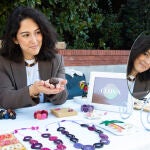 Milena Clova, artesana de joyería. © Jesús G. Feria.