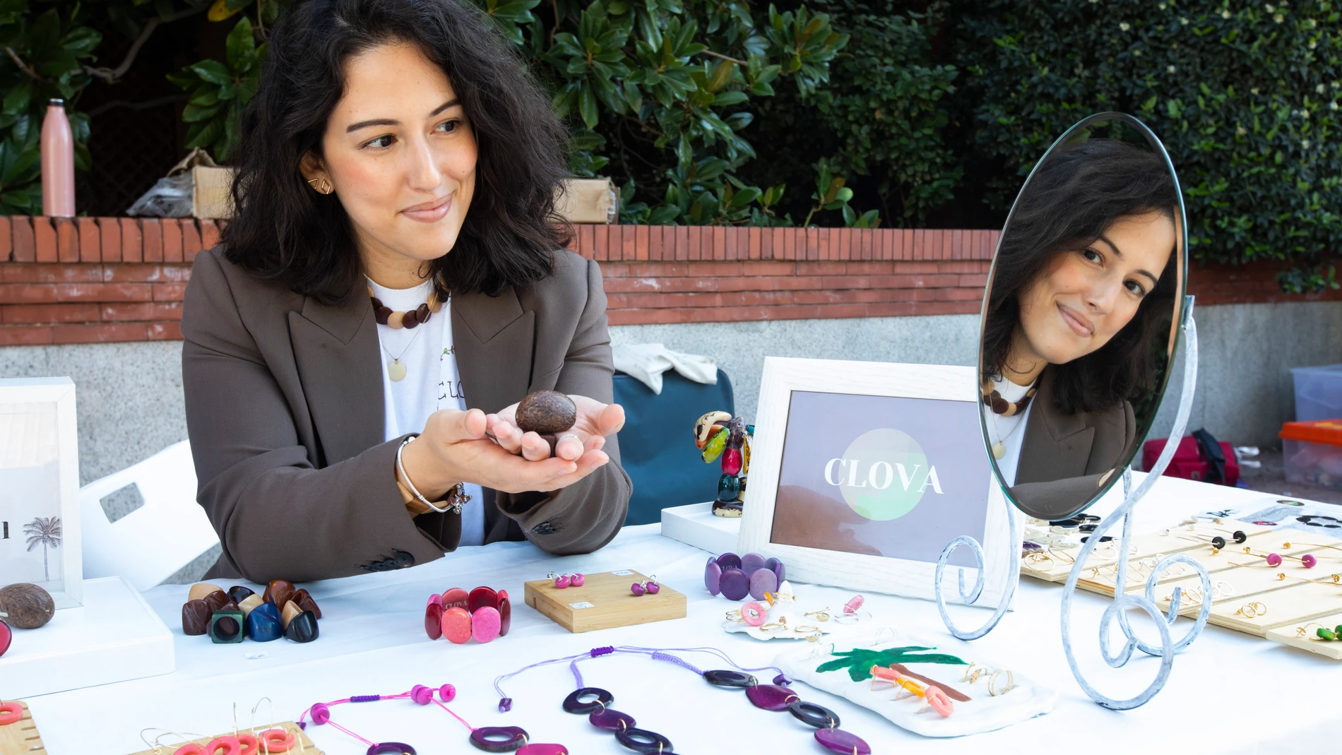 Milena Clova, artesana de joyería. © Jesús G. Feria.