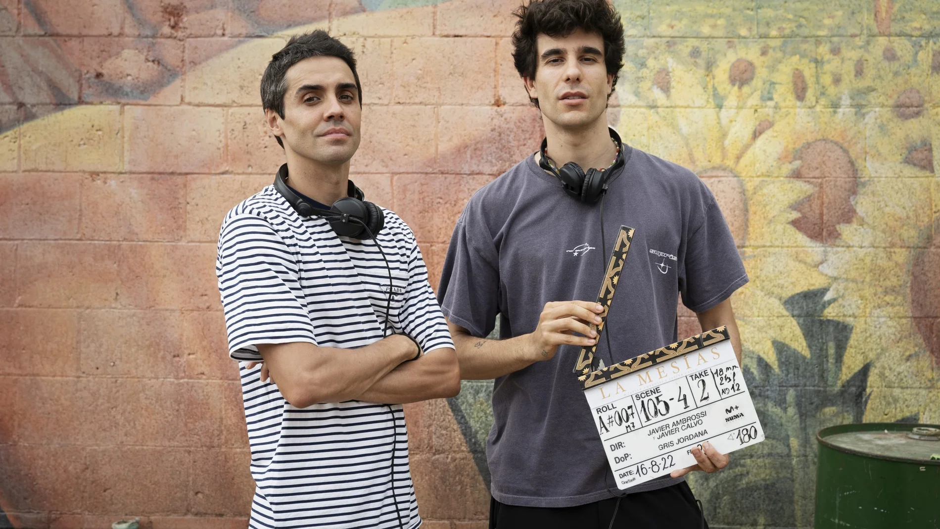 Javier Ambrossi y Javier Calvo en el primer día de rodaje de ls serie