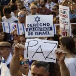 Concentracion frente a la embajada de Israel en apoyo a los ataques sufridos por el grupo Hamas.