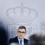 El ministro de la Presidencia, Relaciones con las Cortes y Memoria Democrática en funciones, Félix Bolaños, ofrece una rueda de prensa posterior a la reunión del Consejo de Ministros, en el Palacio de la Moncloa.