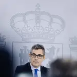 El ministro de la Presidencia, Relaciones con las Cortes y Memoria Democrática en funciones, Félix Bolaños, ofrece una rueda de prensa posterior a la reunión del Consejo de Ministros, en el Palacio de la Moncloa.