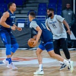 Entrenamiento de los Dallas Maverick antes de su amistoso contra el Real Madrid
