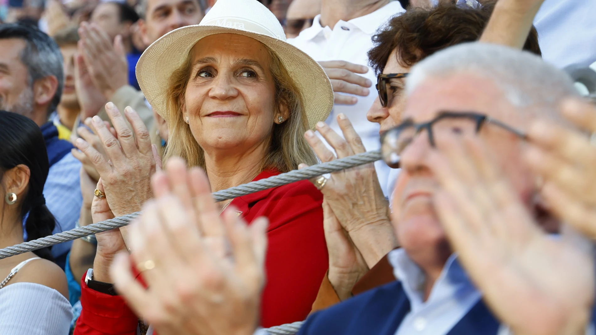 La Infanta Elena en la plaza de toros de Las Ventas para la corrida del día de la Hispanidad a 12 de Octubre de 2023 en FAMOSOS;TOROS;LAS VENTAS;PLAZA DE TOROS;DÍA DE LA HISPANIDAD Jose Velasco / Europa Press 12/10/2023