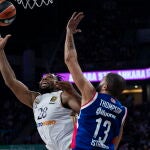 Yabusele fue imparable para la defensa del Anadolu Efes