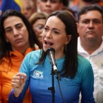 Segundo antichavista se retira de las primarias y ofrece respaldo a María Corina Machado