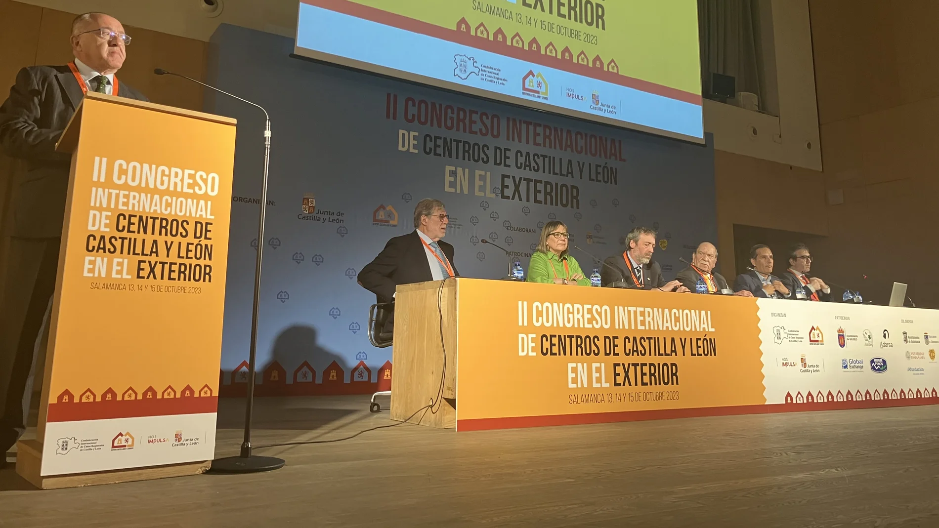 Mesa redonda del II Congreso Internacional de Centros de Castilla y León en el exterior