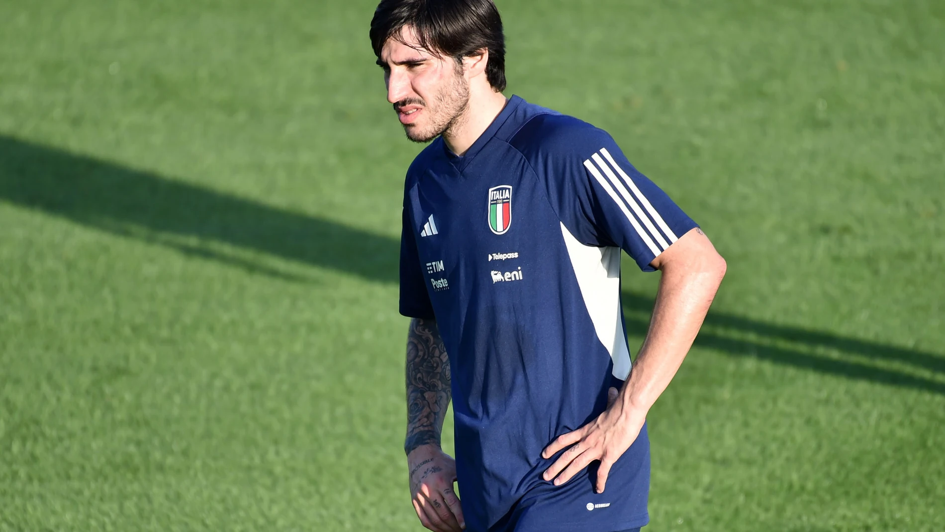 Tonali, en un entrenamiento con la selección de Italia