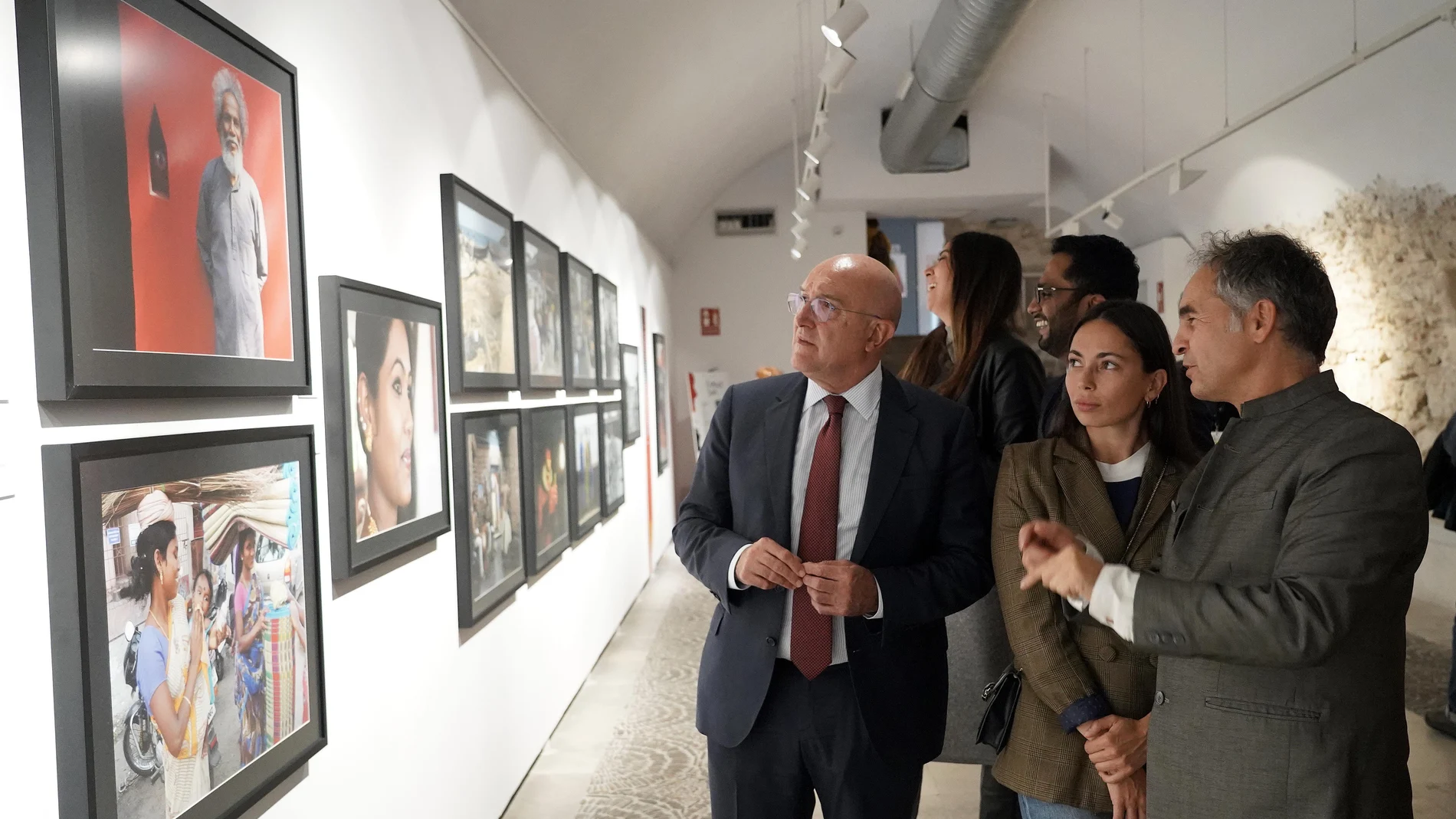 Exposición de fotografías de Carlos Saura que recoge la pasión del cineasta por la India
