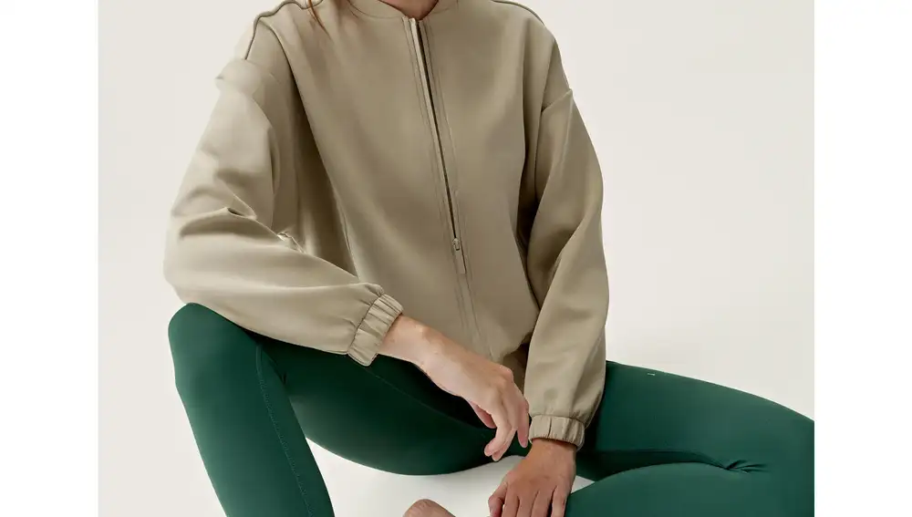 Chaqueta Born Living Yoga