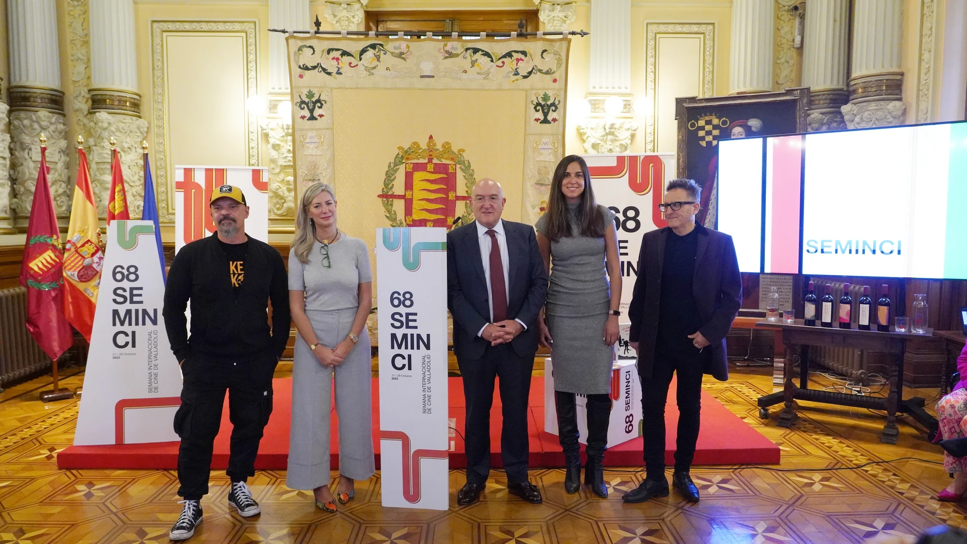 Jesús Julio Carnero, José Luis Cienfuegos, Blanca Jiménez, César Pérez Gellida e Irene Carvajal durante la presentación de la Seminci