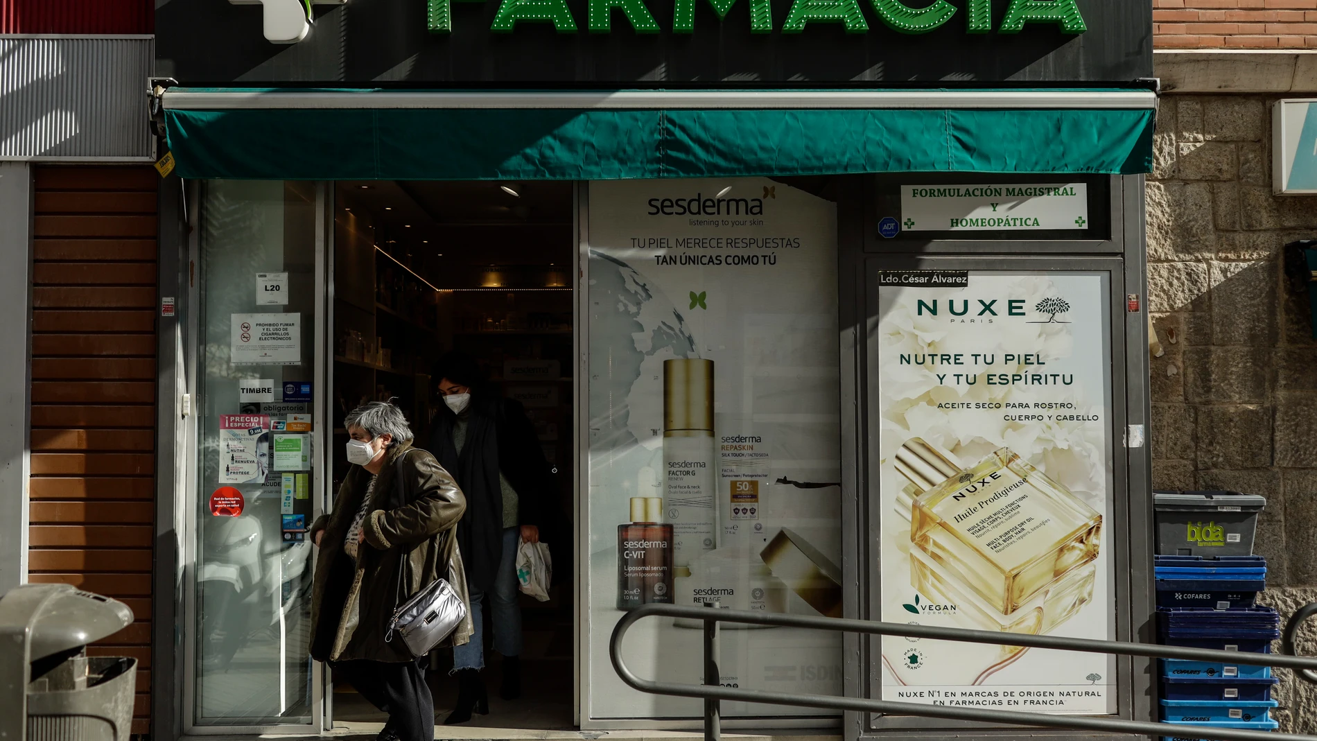 Entrada a una farmacia