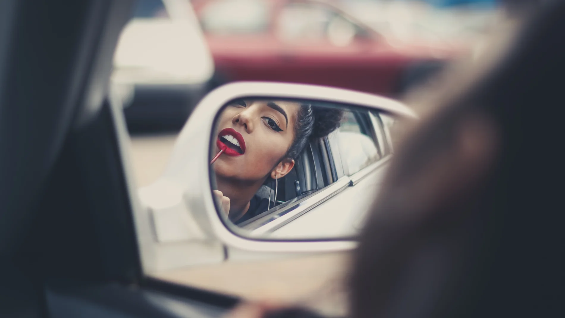 ¡Alerta beauty! Descubre cuándo debes renovar tu maquillaje