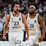 Sergio Llull celebra un triple ante el Milán