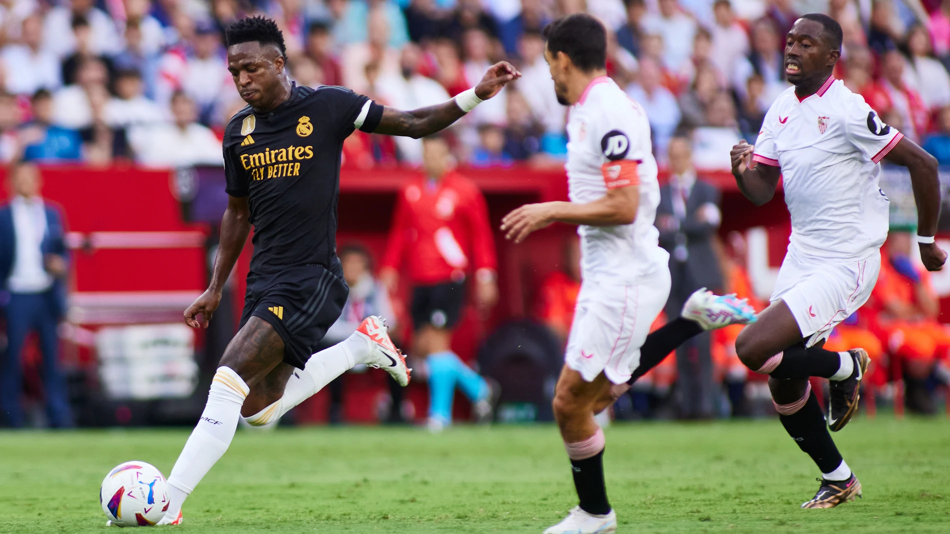 Vinicius Junior of Real Madrid in action during the Spanish league, LaLiga EA Sports, football match played between Sevilla FC and Real Madrid at Ramon Sanchez-Pizjuan stadium on October 21, 2023, in Sevilla, Spain. AFP7 21/10/2023 ONLY FOR USE IN SPAIN