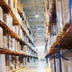 Amazon revoluciona sus almacenes: el robot que colabora con los empleados