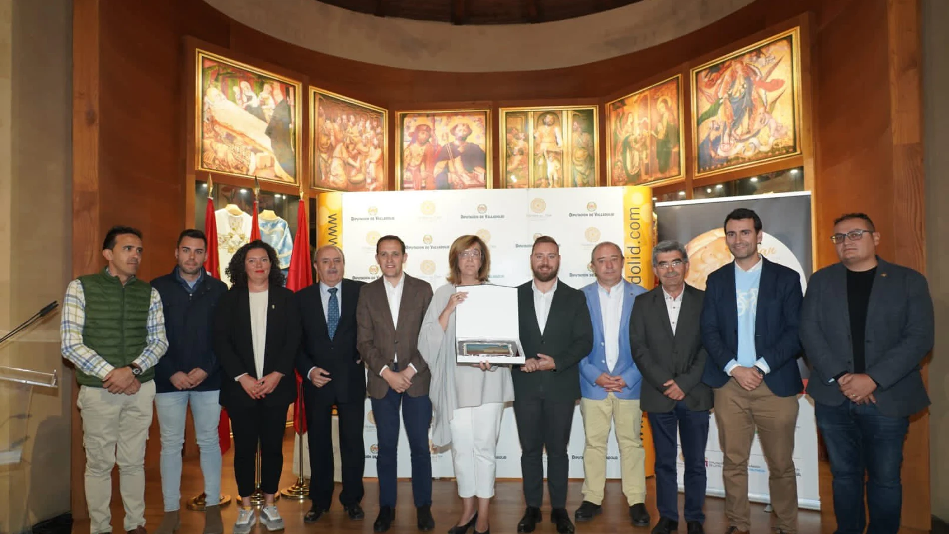 Ángeles Armisén recibe la "Lenteja de Oro" en la Feria del Pan y la Lenteja de Tierra de Campos