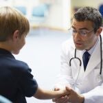 Casi medio millón de niños andaluces no tienen un pediatra asignado.