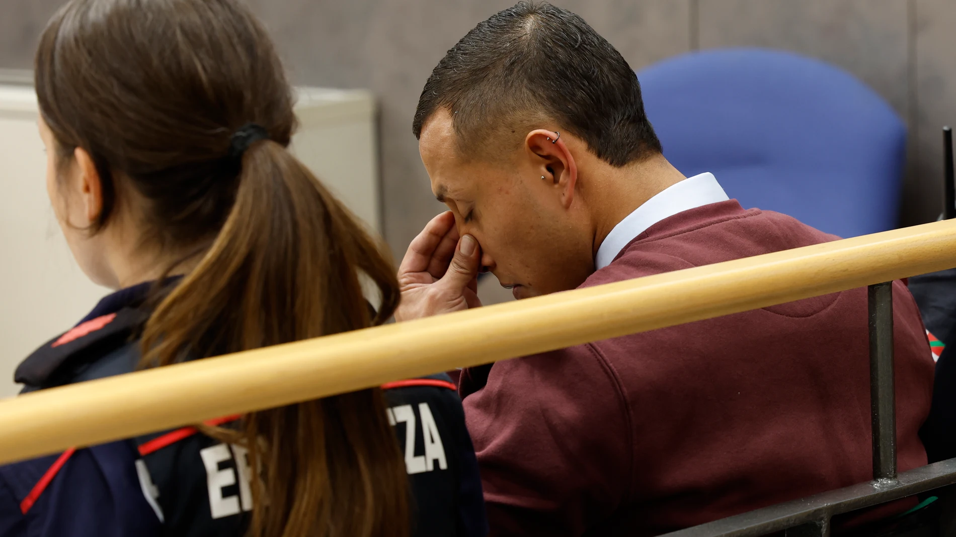 GRAFCAV5190. BILBAO, 23/10/2023.- La Audiencia Provincial de Bizkaia ha arrancado este lunes el primer juicio contra el presunto autor de varias muertes de hombres en Bilbao (d). EFE/Miguel Toña