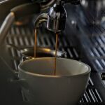 Café solo o café con leche: ¿por qué es mejor optar por lo simple?