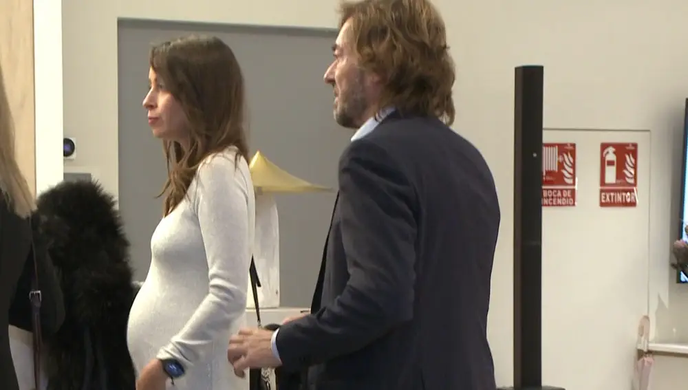 Santiago Pedraz y Elena Hormigos reaparecen más felices que nunca en plena cuenta atrás para convertirse en padres
